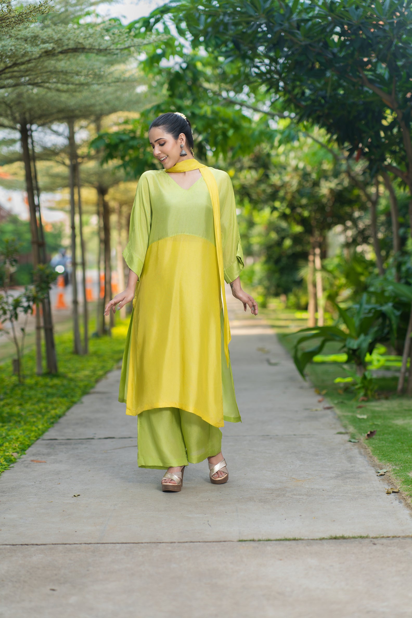 Dual colour scarf kurta set