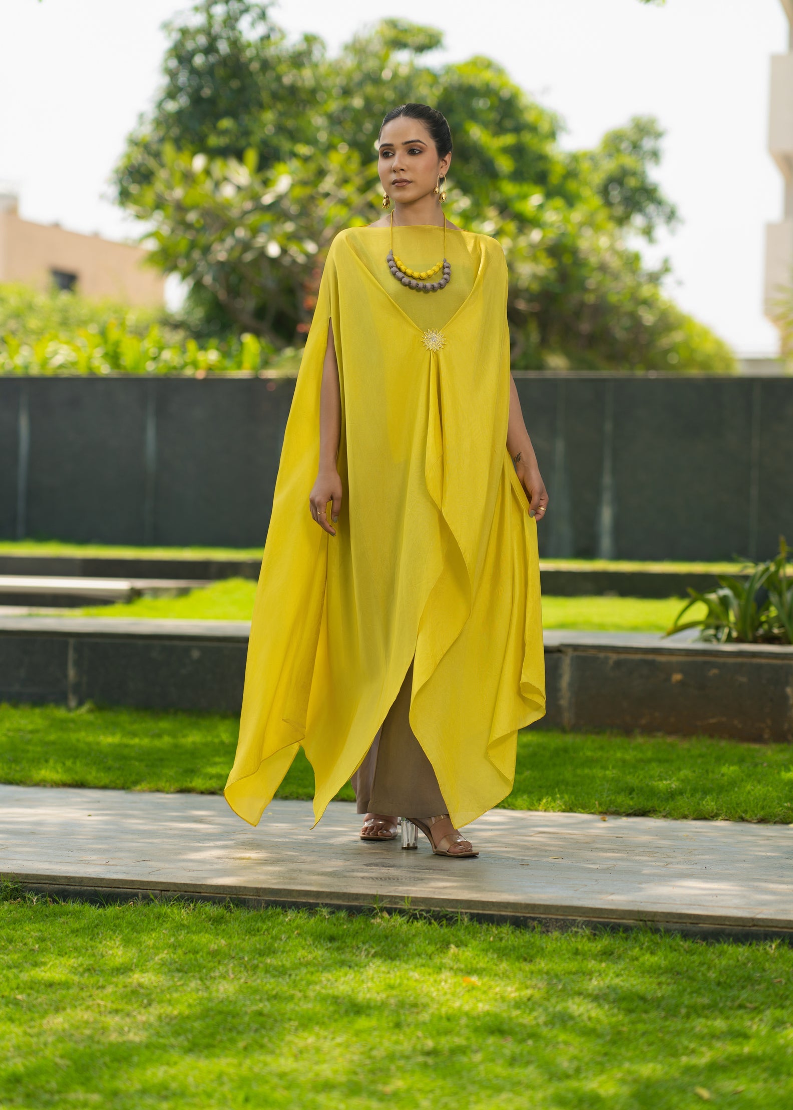 Yellow Mid knot kaftan set