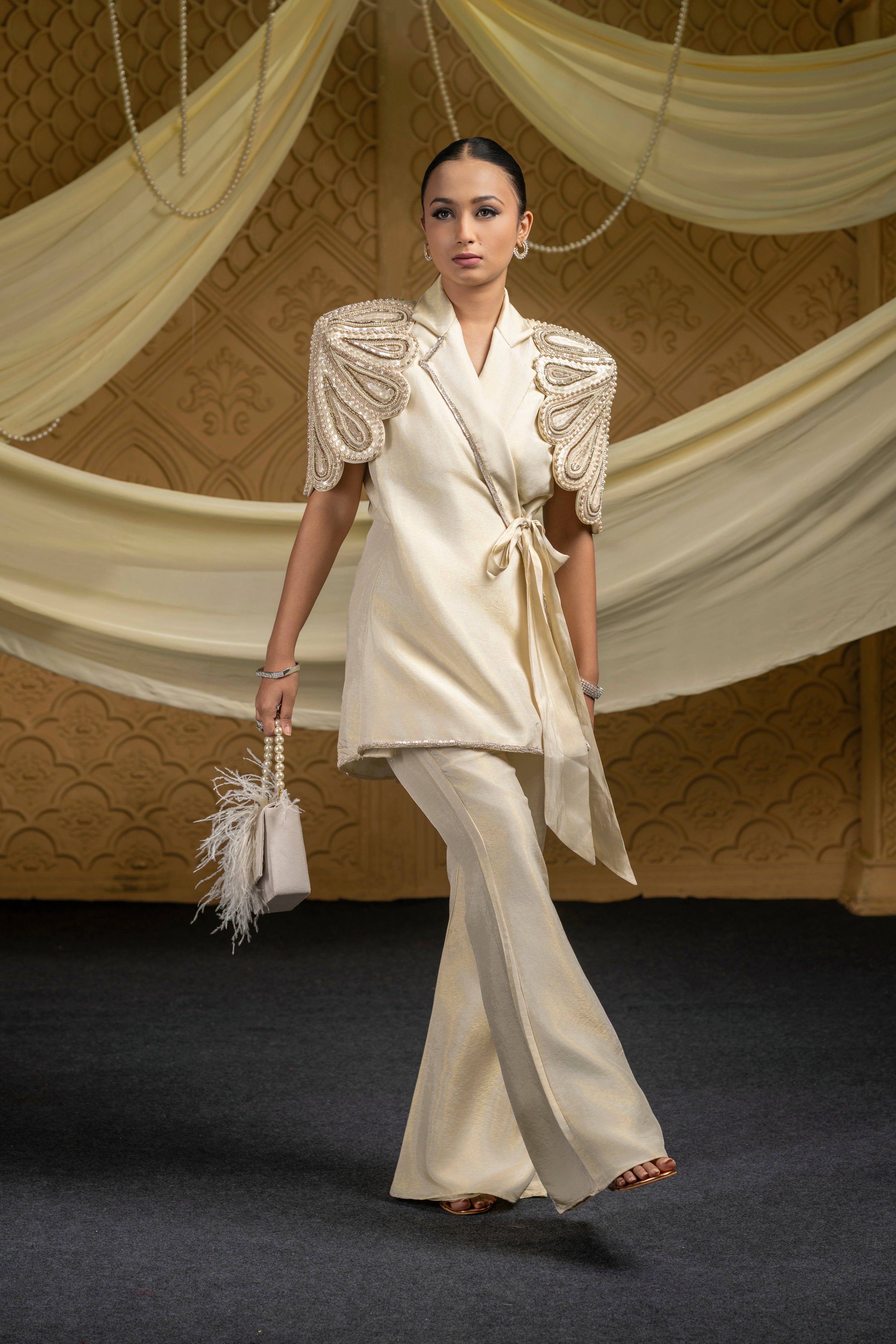 Off-White Wrap-Style Set