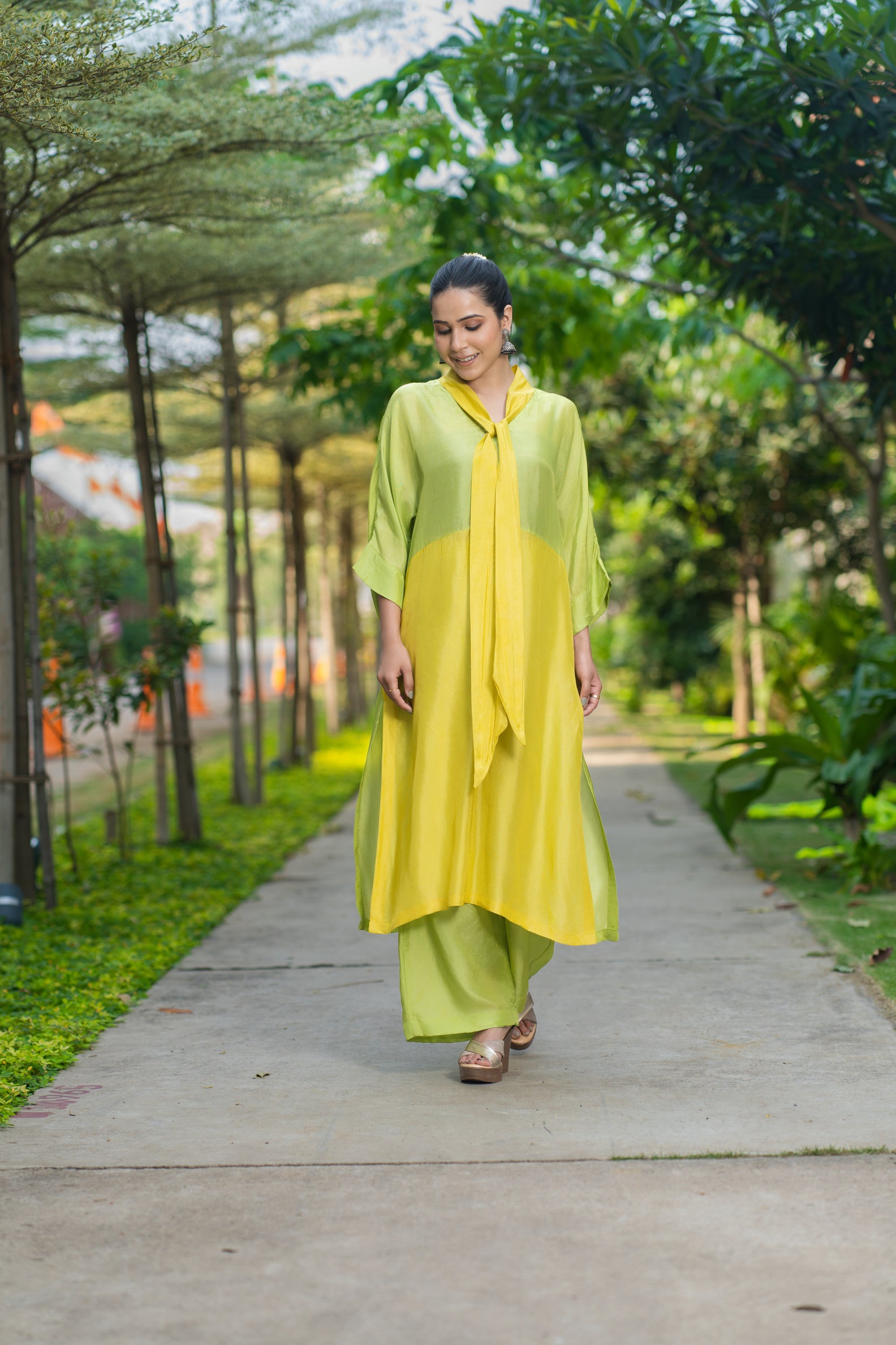 Dual colour scarf kurta set