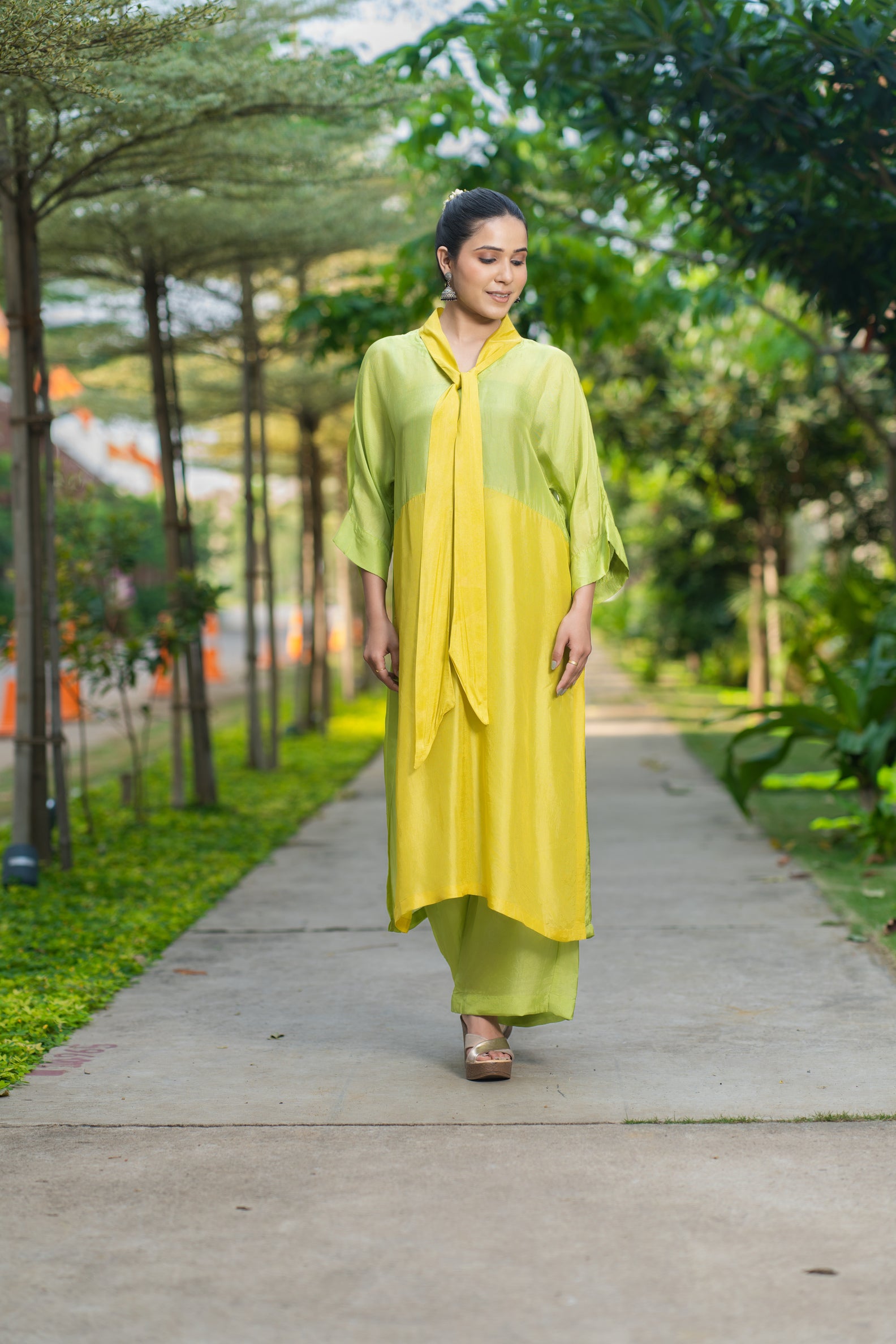 Dual colour scarf kurta set