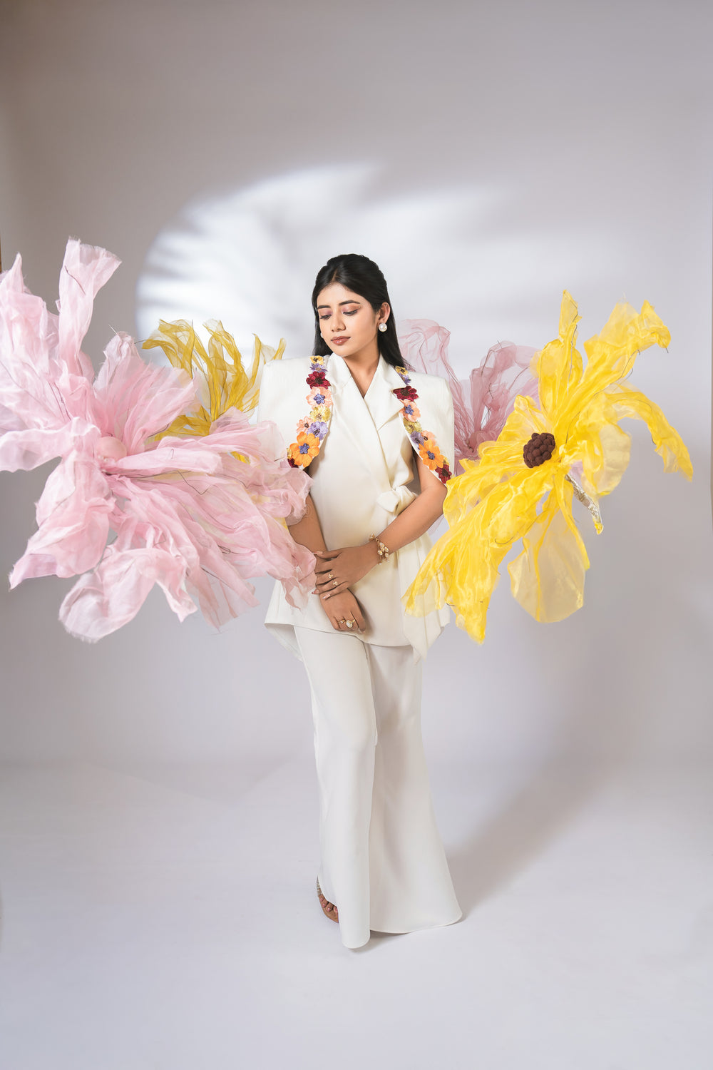 White curve sleeves co-ord