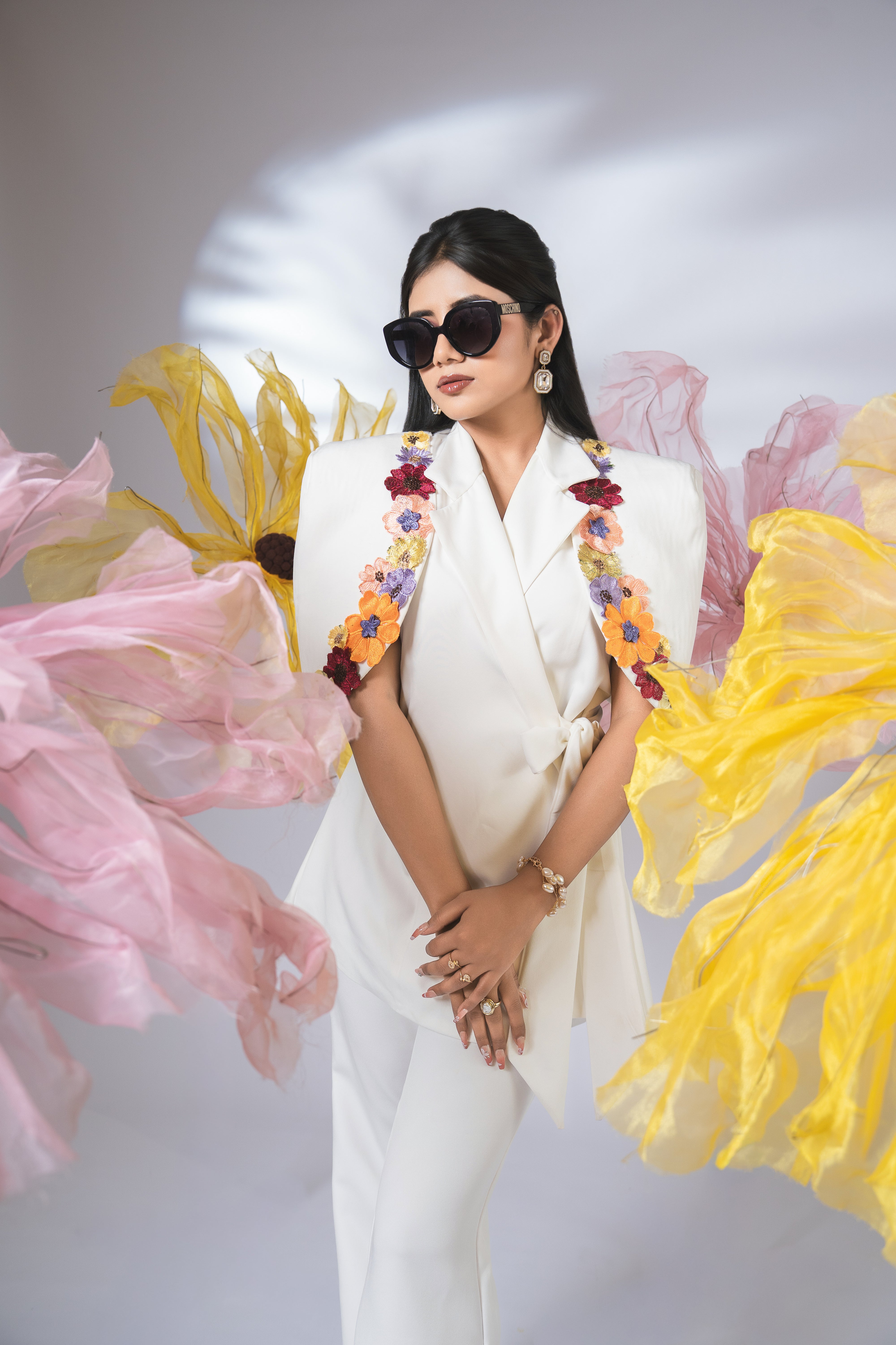 White curve sleeves co-ord